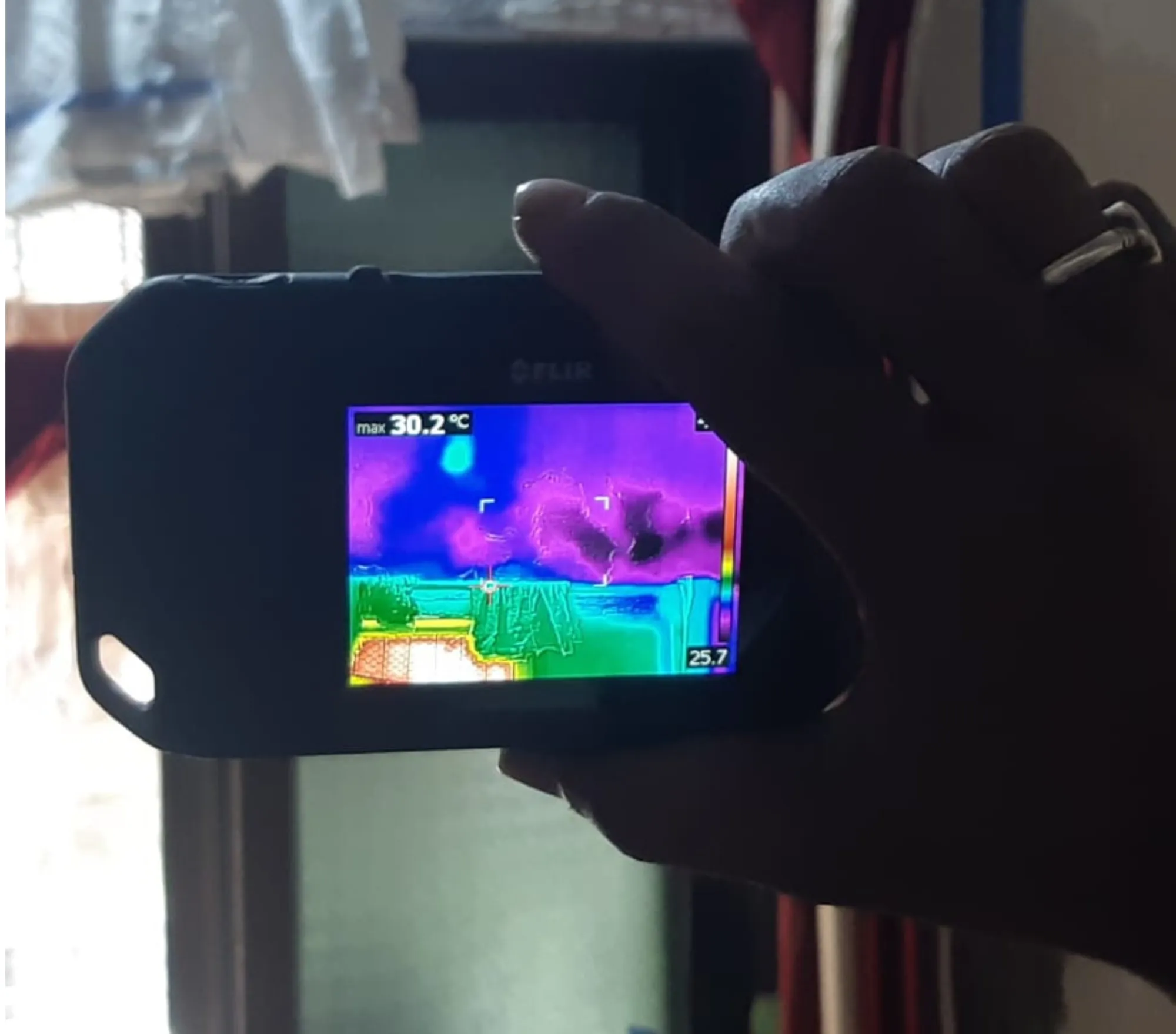 Thermal imaging survey of a building facade — Mahadev Waterproofing